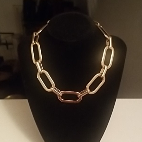 EXPRESS chunky gold chain necklace choker length - Picture 2 of 5